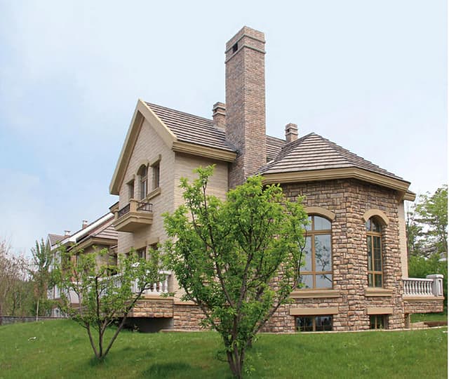 Field stone veneer used on a villa exterior